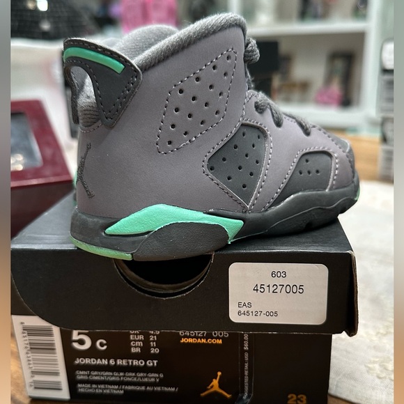 NIKE JORDAN RETRO 1 & 6 BABY BUNDLE SZ 5 100% AUTHENTIC 100% LIKE NEW CONDITION - Picture 4 of 15